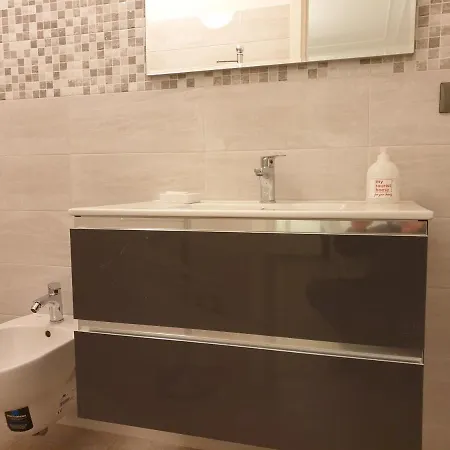 Apartment Italia121 *