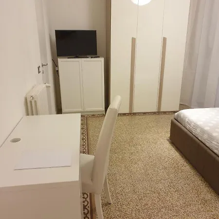 Apartment Italia121 *